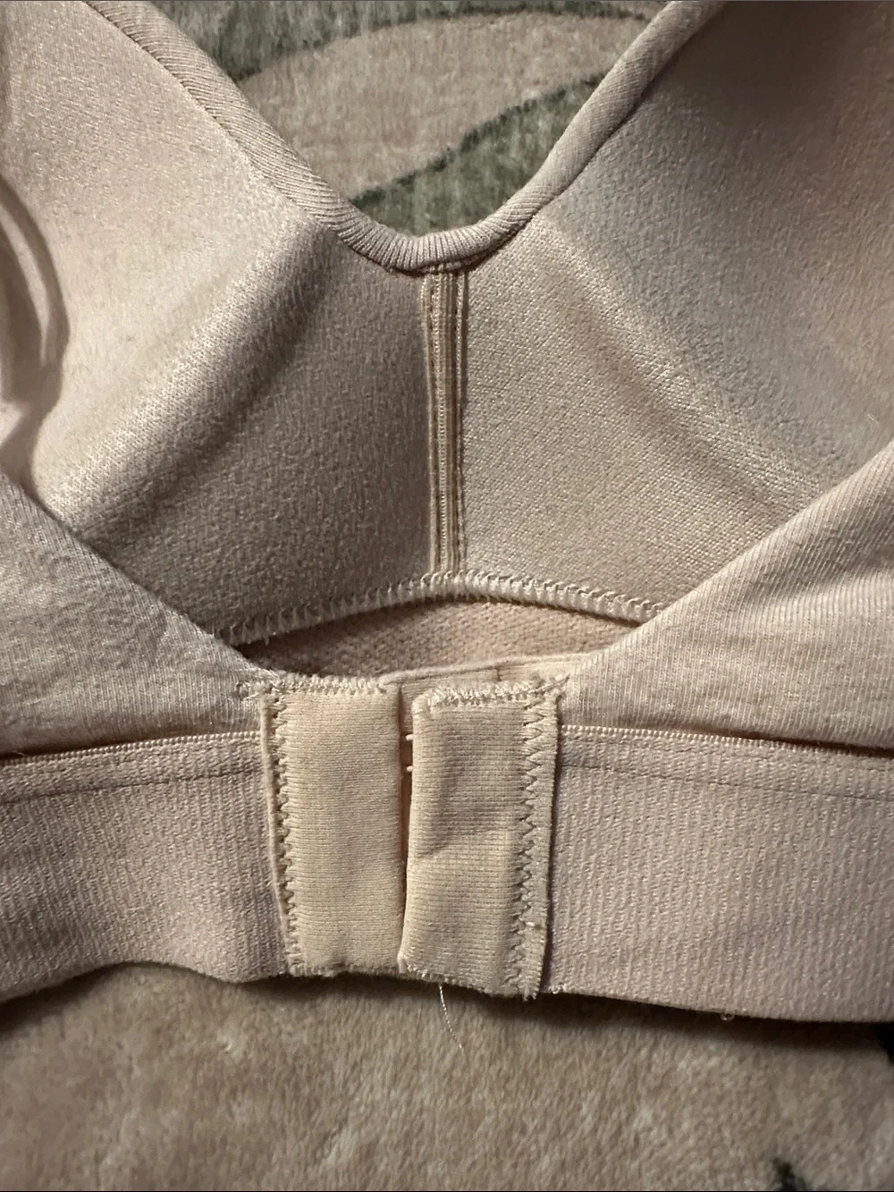 Victoria’s Secret T Shirt Lightly Lined Light Beige Wireless Bra Size 32D